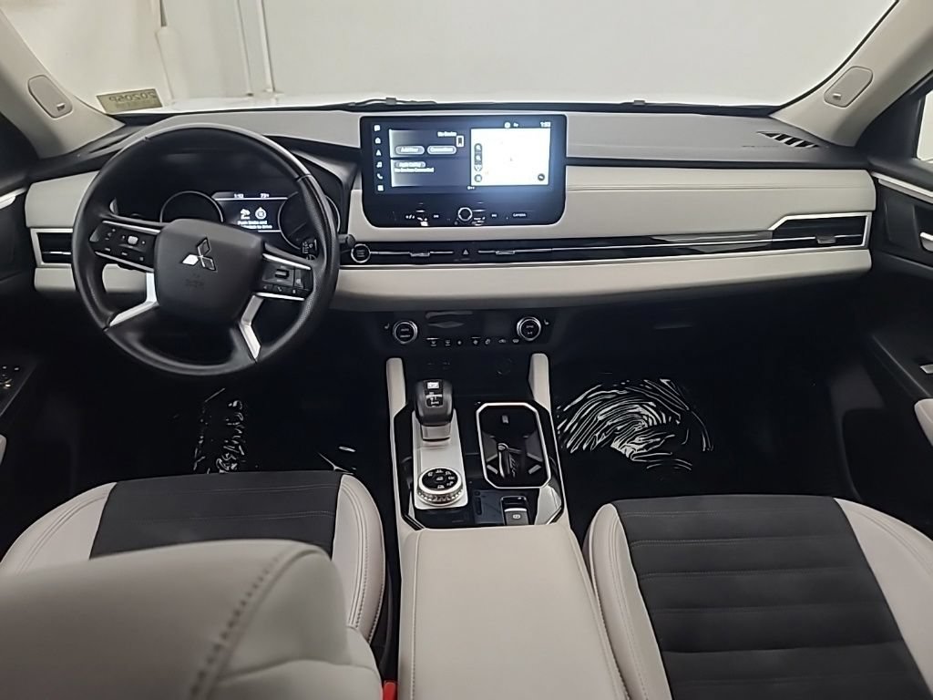 Used 2025 Mitsubishi Outlander SE AWD/4WD image 22