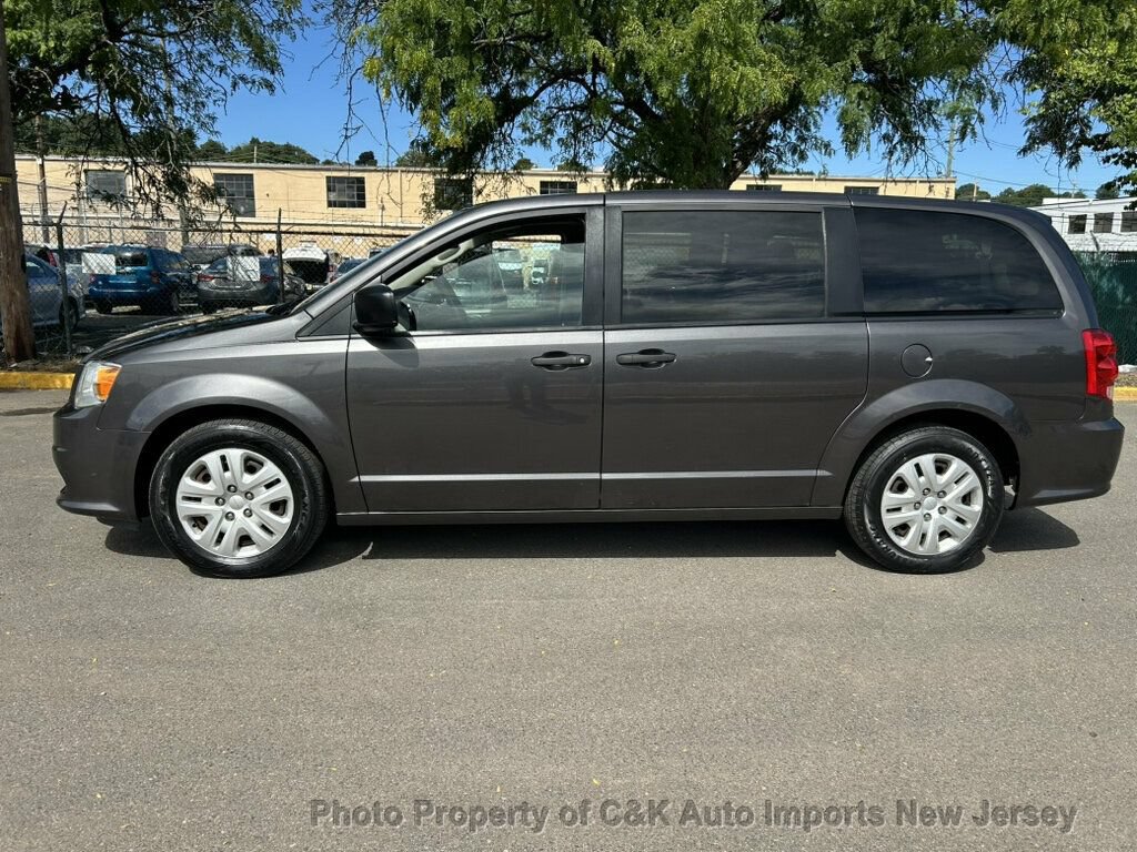 Used 2019 Dodge Grand Caravan SE w/ UConnect Hands-Free Group FWD image 17