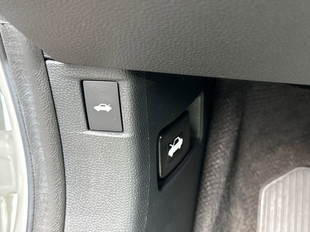 Used 2023 Honda Accord LX image 11