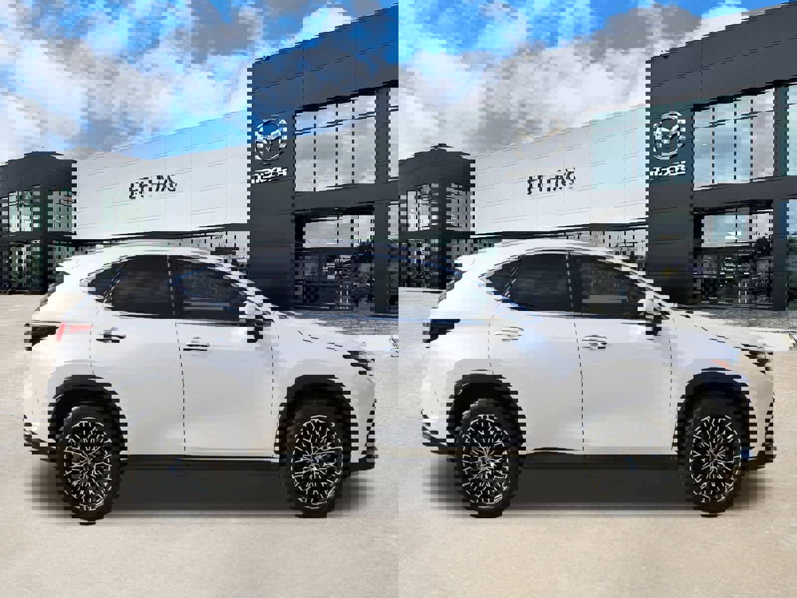 Used 2025 Lexus NX 250 Premium w/ Towing Package (2000 Lbs) image 5