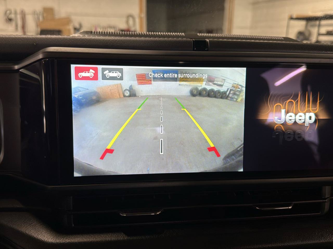 Used 2024 Jeep Wrangler Unlimited Rubicon 4xe w/ Technology Group AWD/4WD image 13