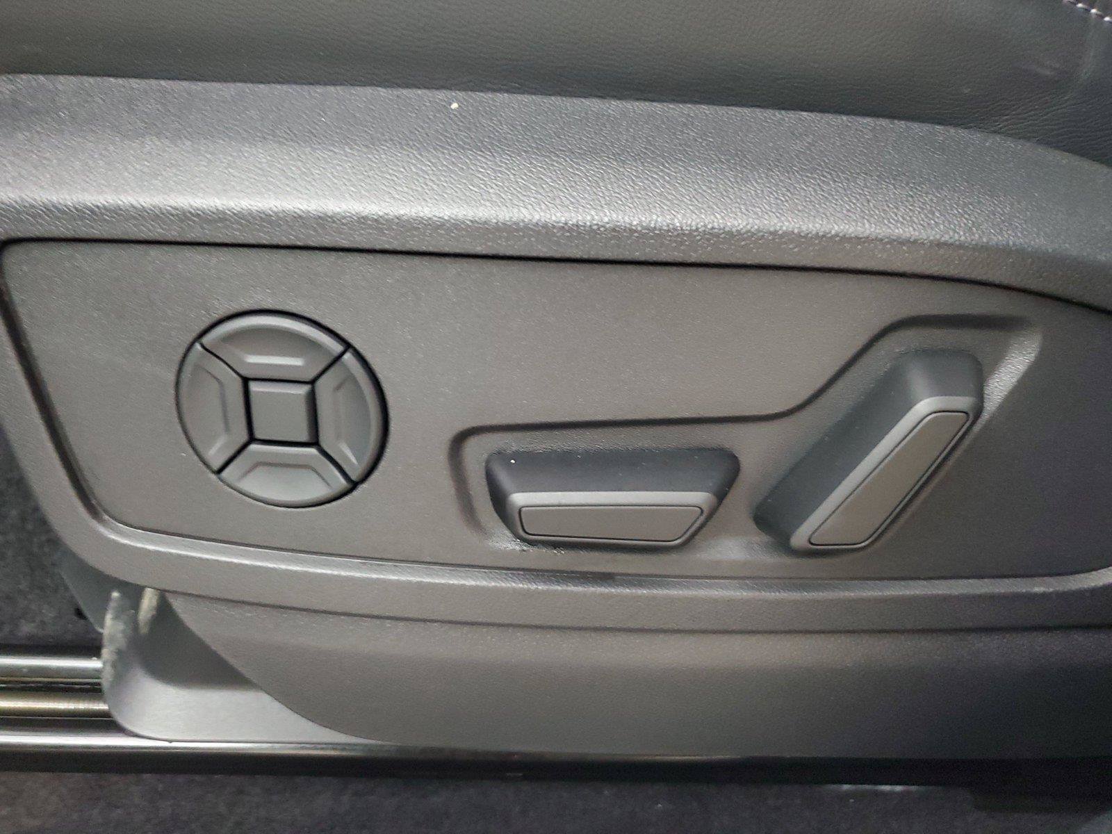 Used 2025 Audi Q5 Premium Plus AWD/4WD image 21