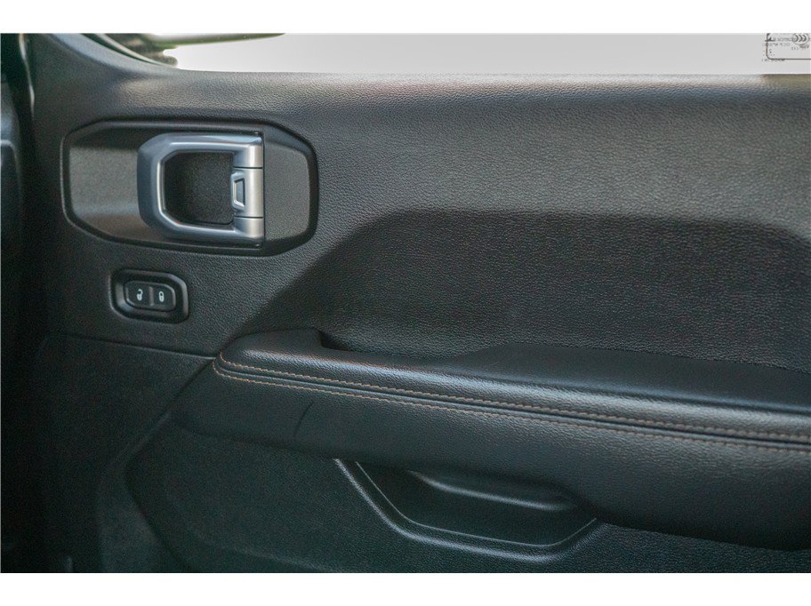 Used 2021 Jeep Wrangler Unlimited Sahara AWD/4WD image 20