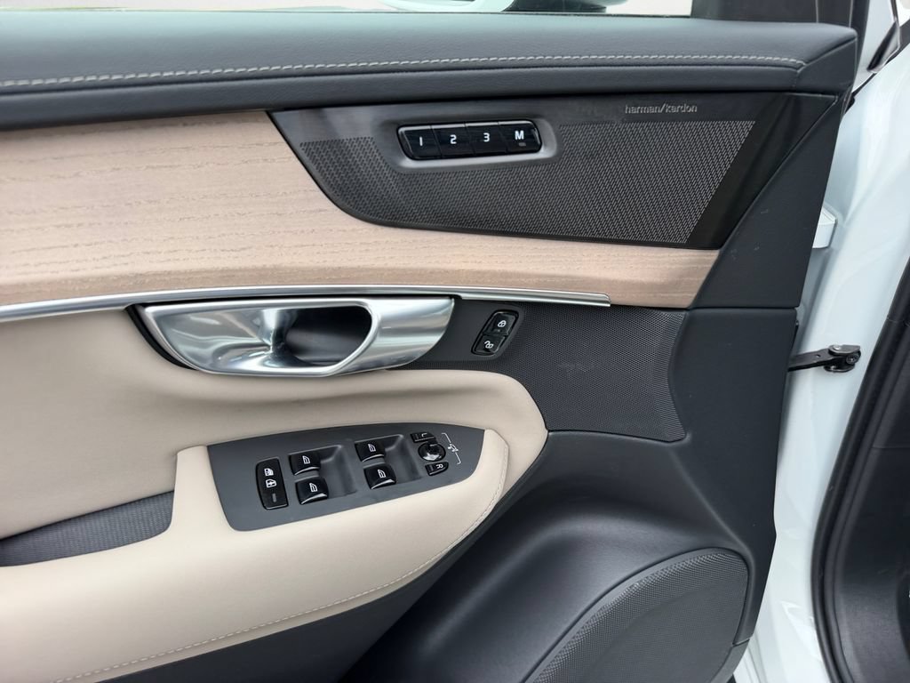 Certified 2026 Volvo XC90 B6 Plus AWD/4WD image 15