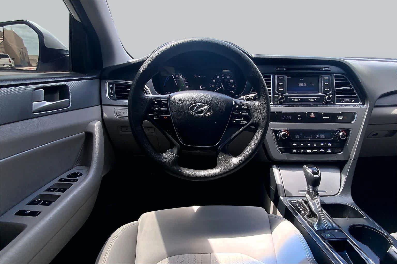 Used 2016 Hyundai Sonata SE FWD image 6