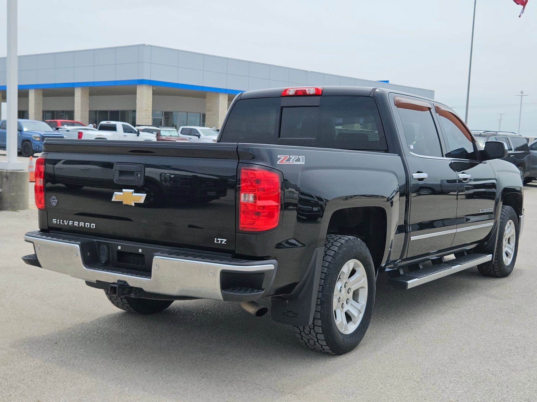 Used 2015 Chevrolet Silverado 1500 LTZ AWD/4WD image 3