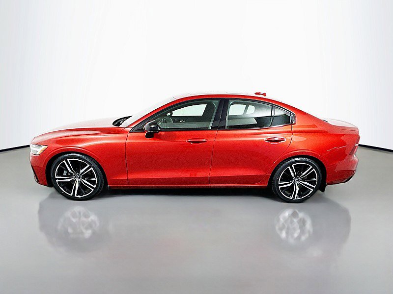 Used 2019 Volvo S60 T5 R-Design image 4