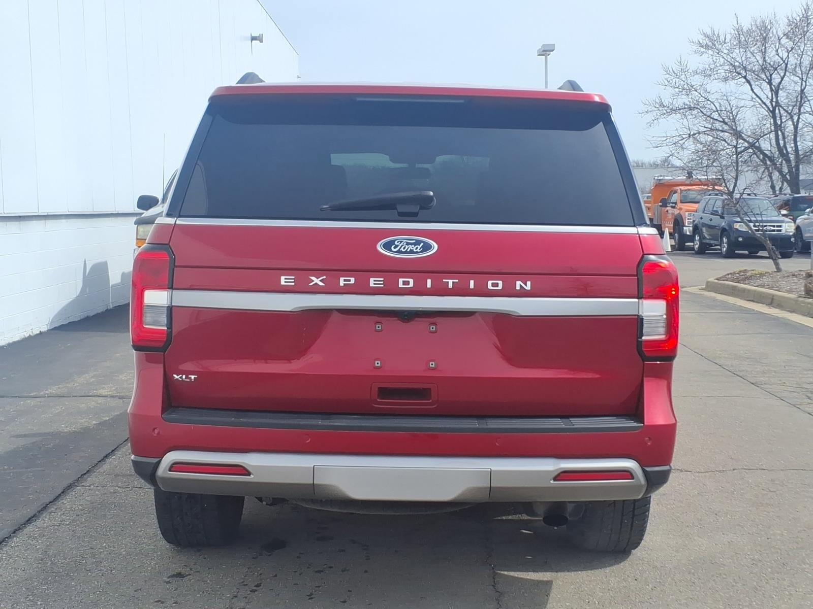 Used 2022 Ford Expedition XLT AWD/4WD image 5