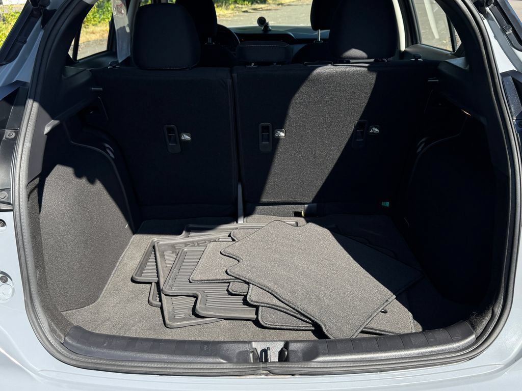 Used 2023 Nissan Kicks SV FWD image 14