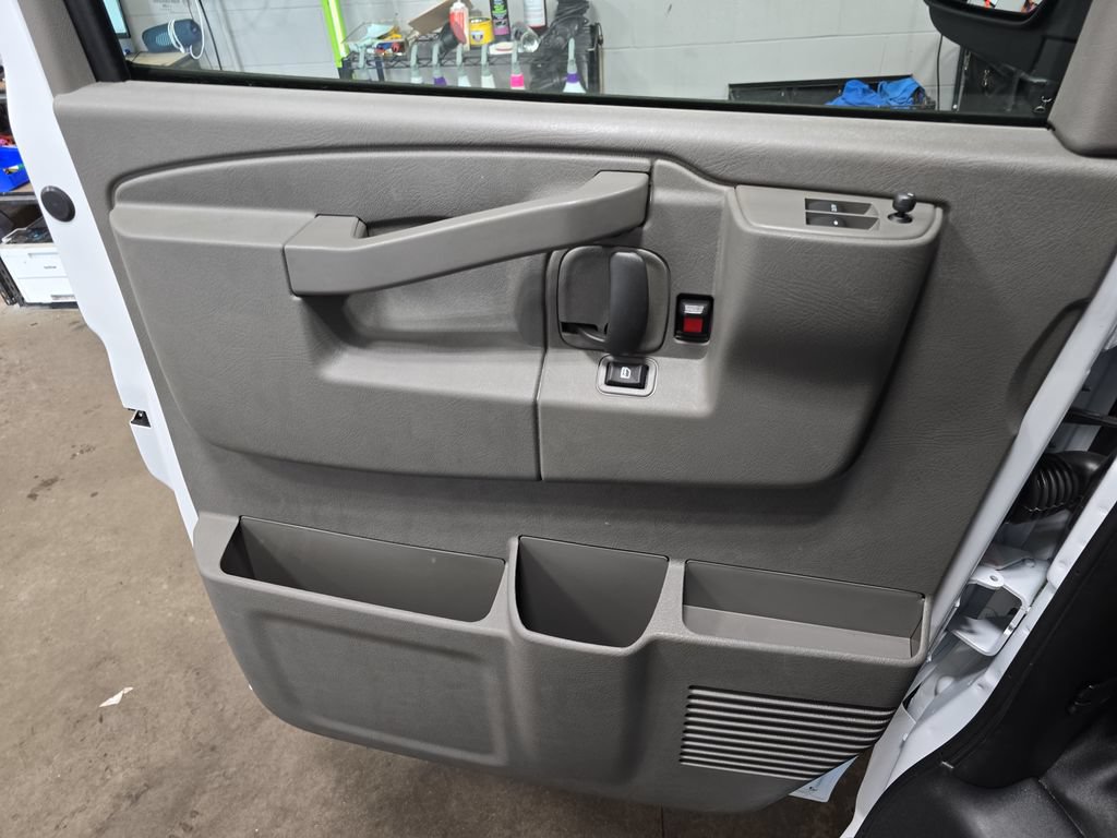 New 2026 GMC Savana 2500 w/ Driver Convenience Package RWD image 27