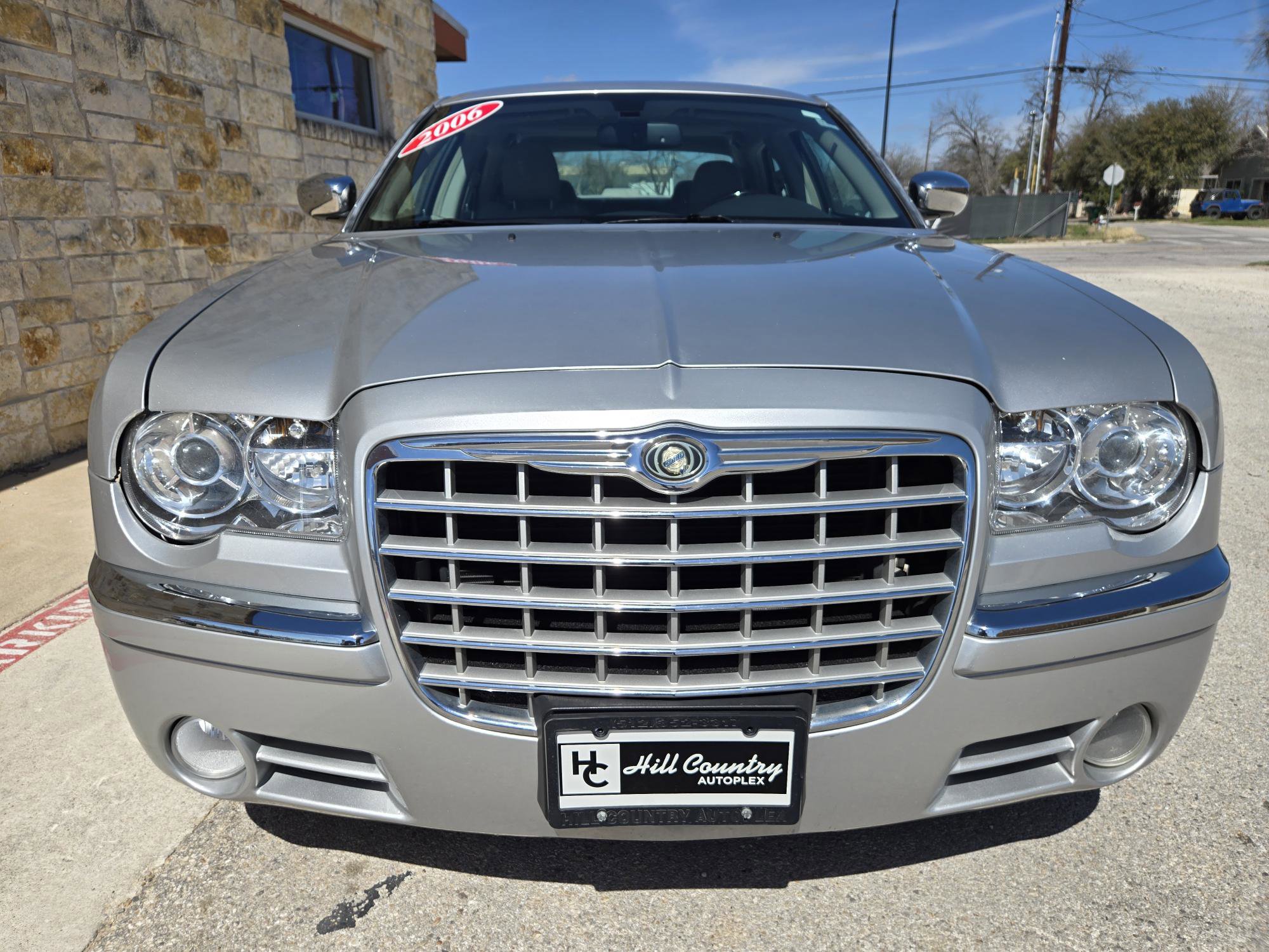 Used 2006 Chrysler 300 C image 4
