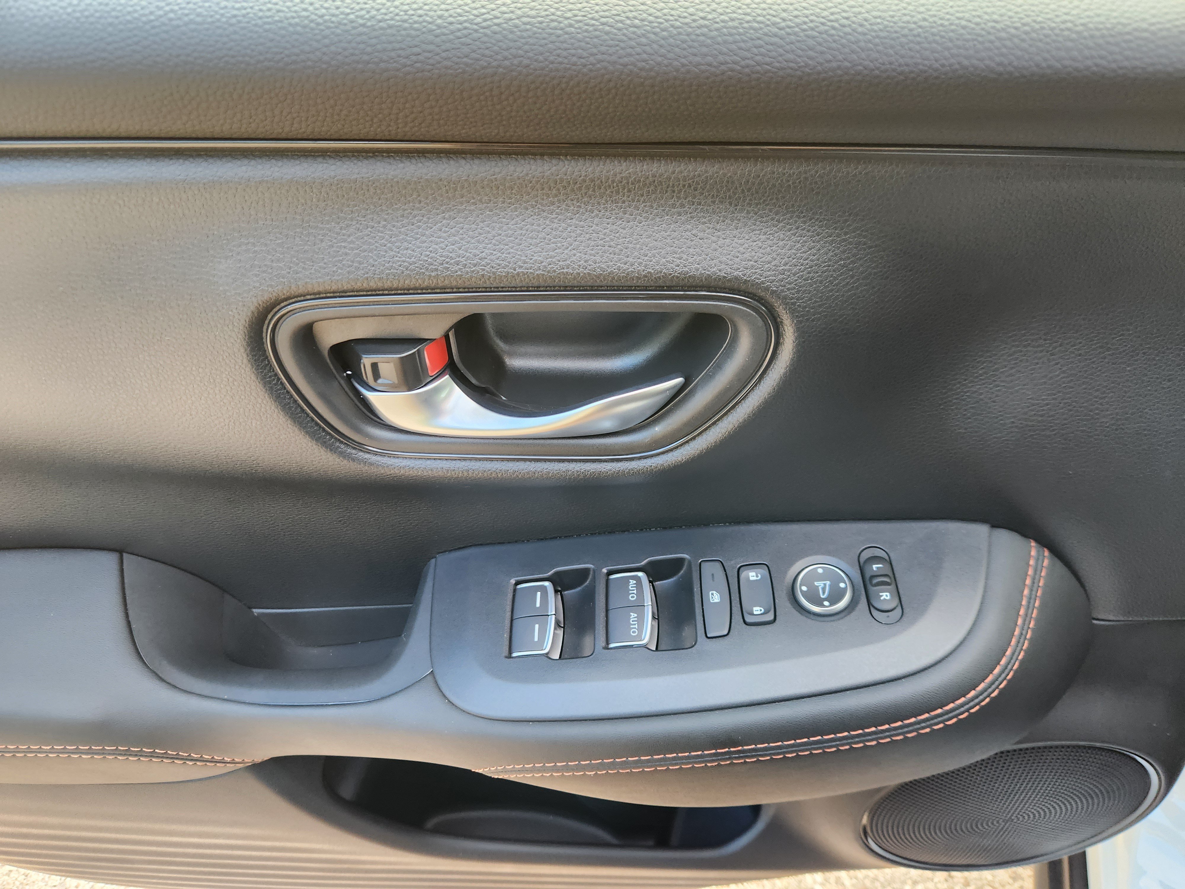 Used 2027 Honda HR-V Sport image 16