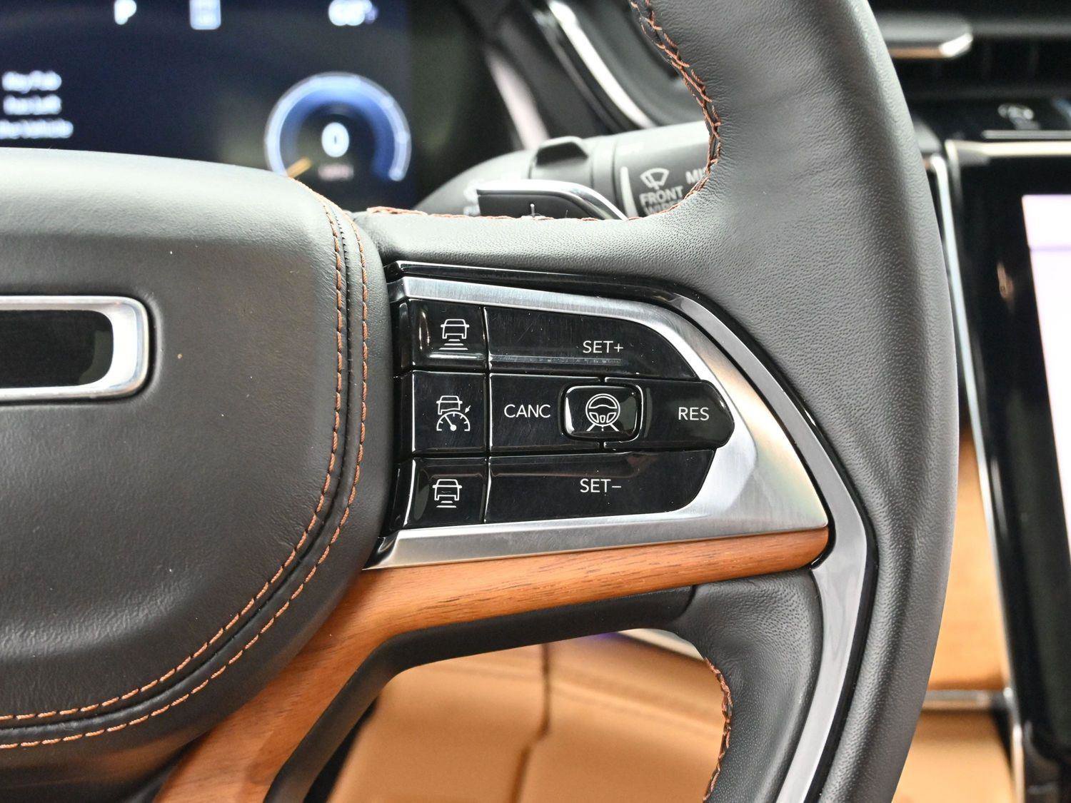 Used 2023 Jeep Grand Cherokee L Summit image 16