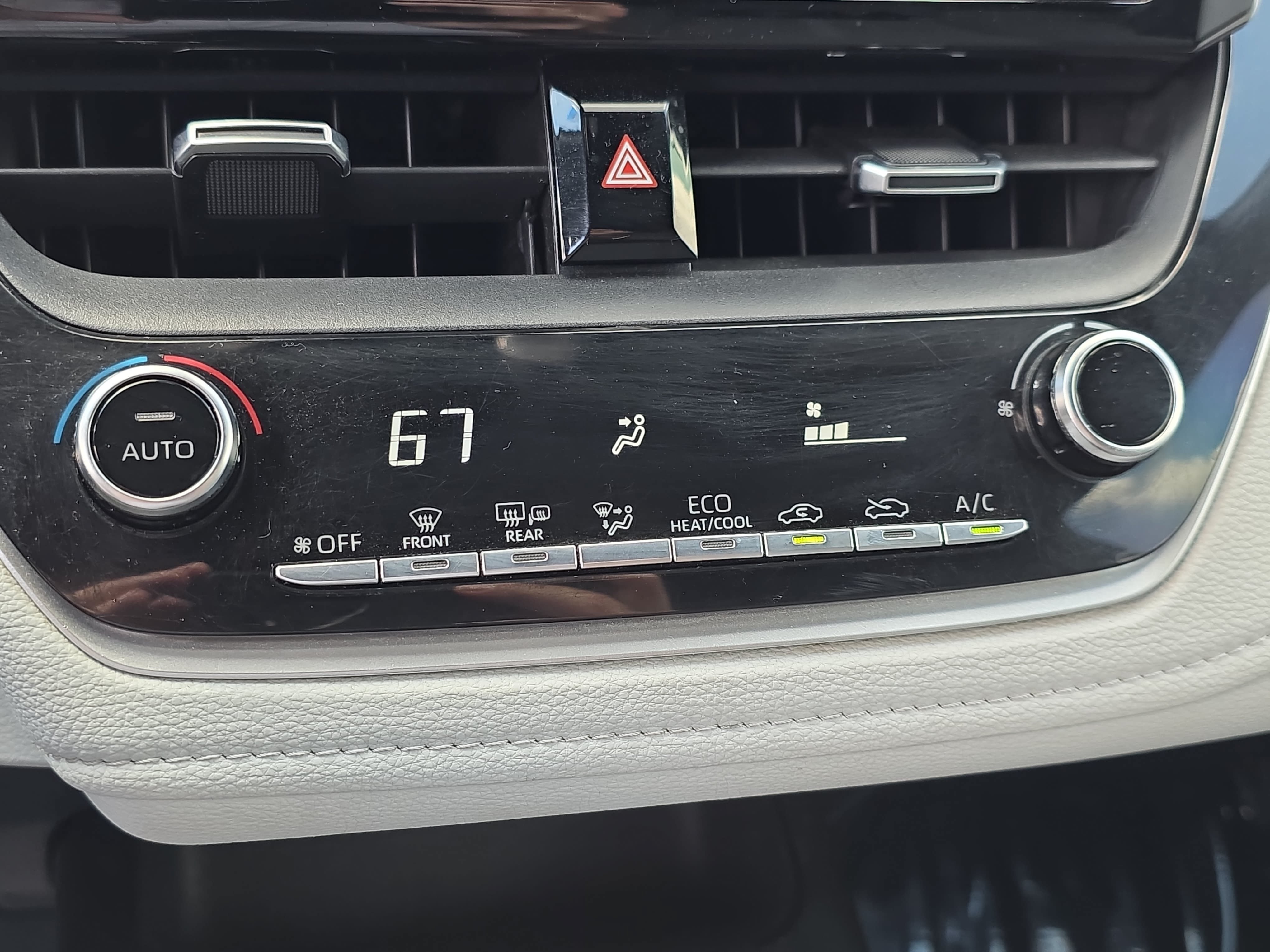 Used 2020 Toyota Corolla SE FWD image 21