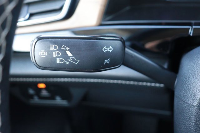 Used 2025 Volkswagen Atlas SE image 23