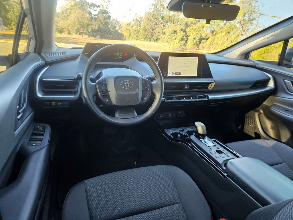 Used 2023 Toyota Prius LE image 12