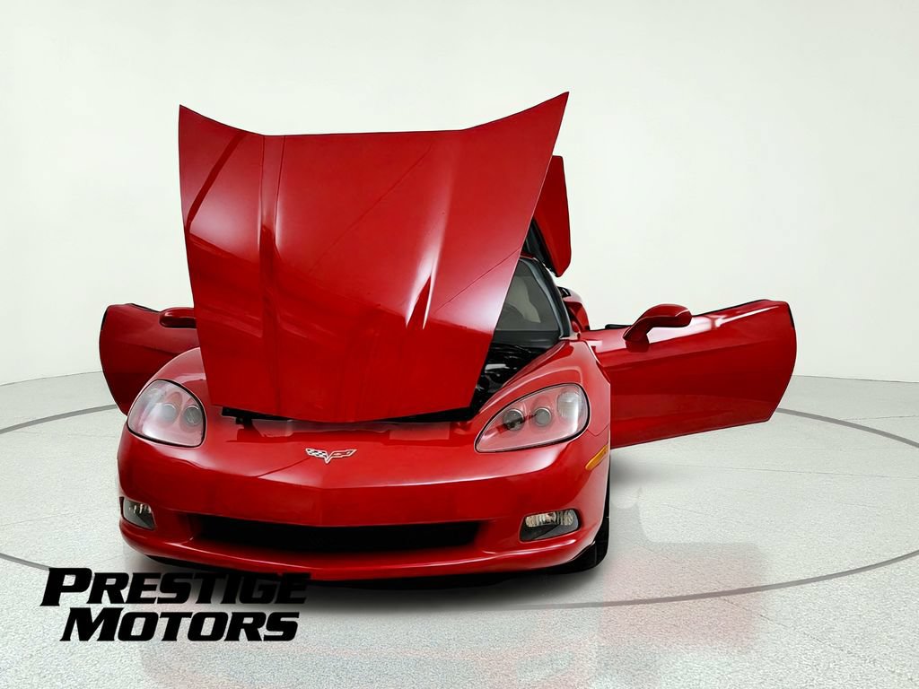 Used 2007 Chevrolet Corvette Coupe w/ Preferred Equipment Group RWD image 12