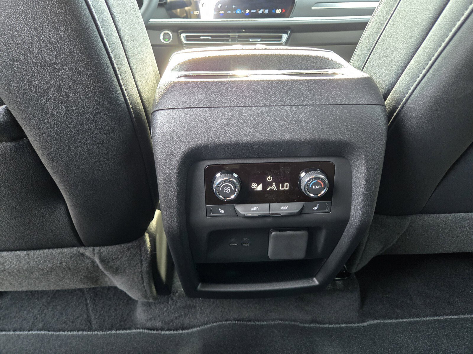 New 2026 Chevrolet Traverse High Country image 12