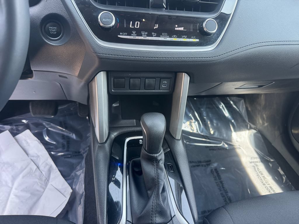 Used 2024 Toyota Corolla Cross LE AWD/4WD image 11