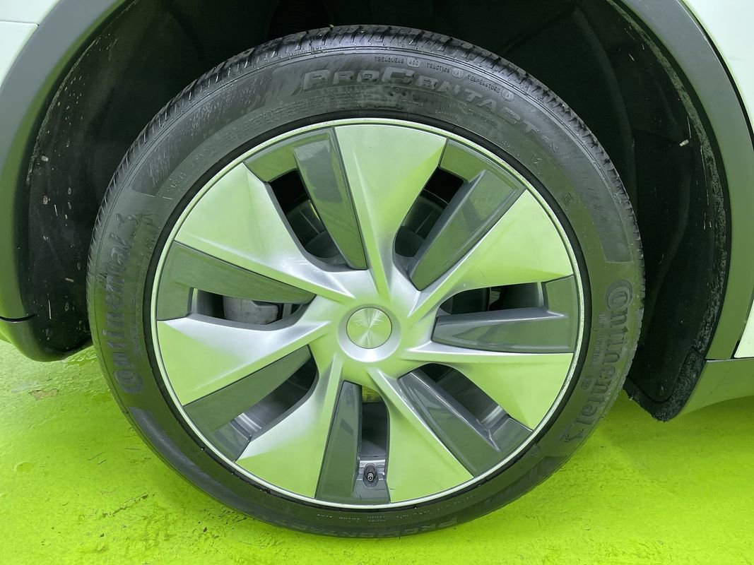Used 2022 Tesla Model Y Long Range image 2