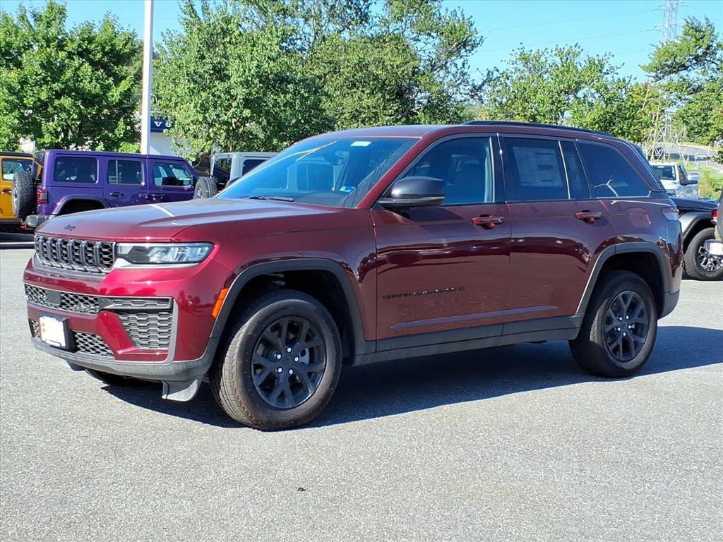 New 2026 Jeep Grand Cherokee Altitude AWD/4WD image 2