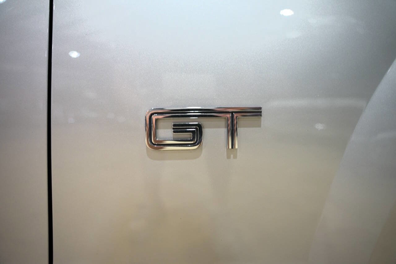 Used 2005 Ford Mustang GT Premium image 24