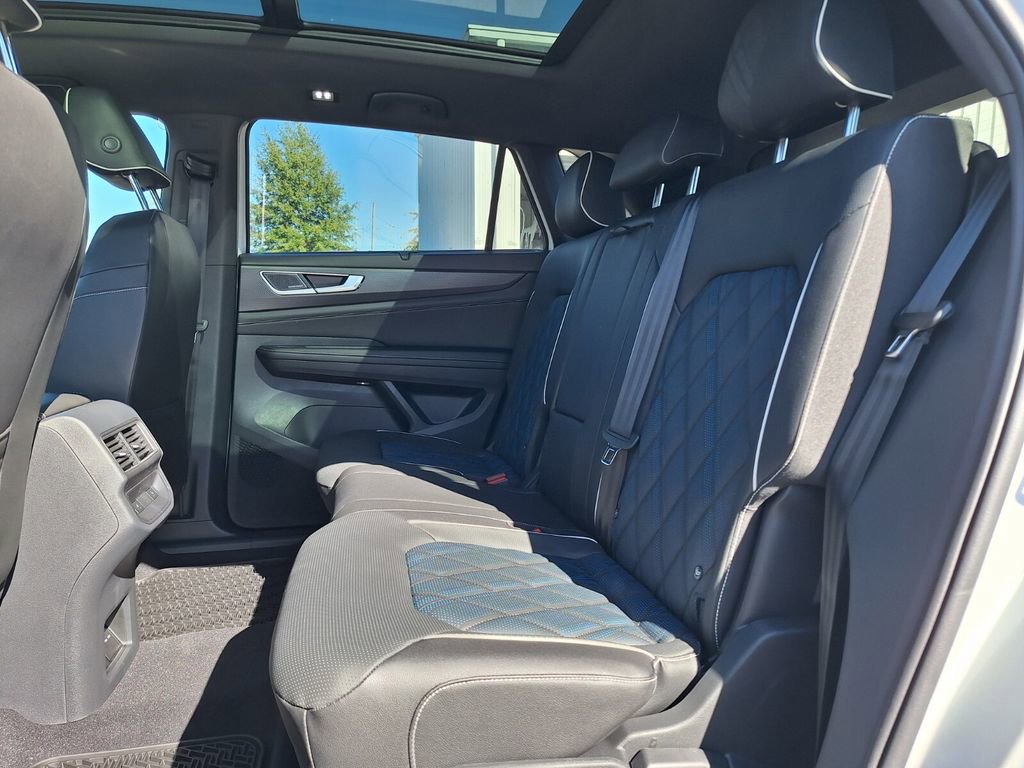 New 2026 Volkswagen Atlas Cross Sport SEL Premium R-Line image 22