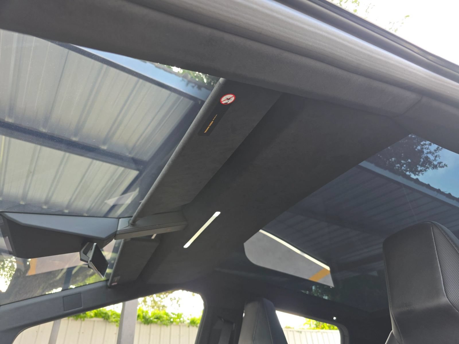 Used 2025 Tesla Cybertruck AWD Crew Cab image 27