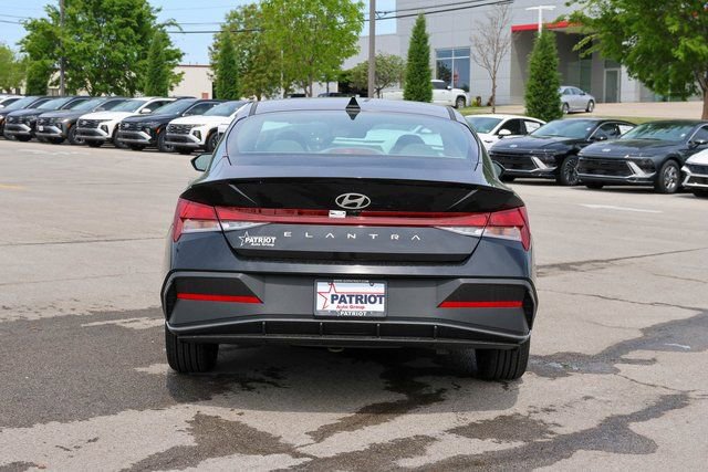 New 2026 Hyundai Elantra Sport w/ Cargo Package image 4