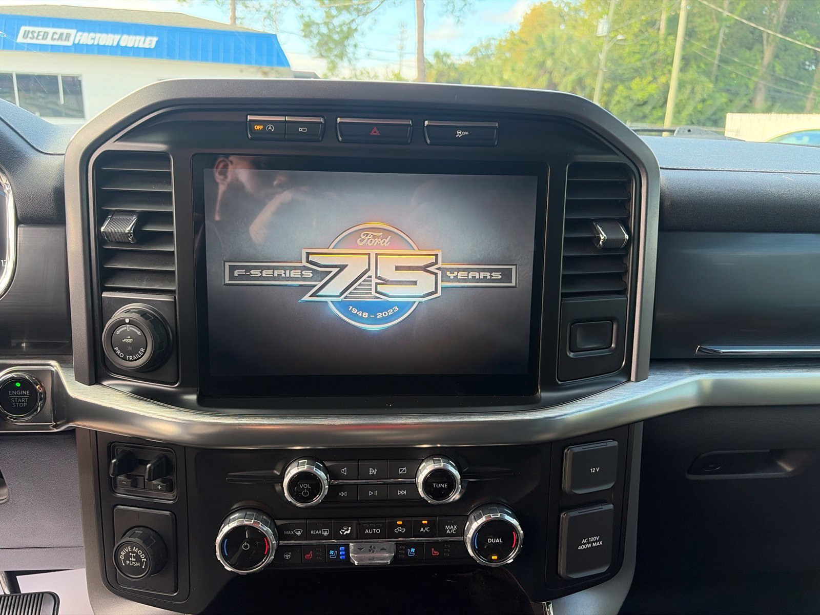 Used 2023 Ford F150 Lariat w/ Trailer Tow Package RWD image 18