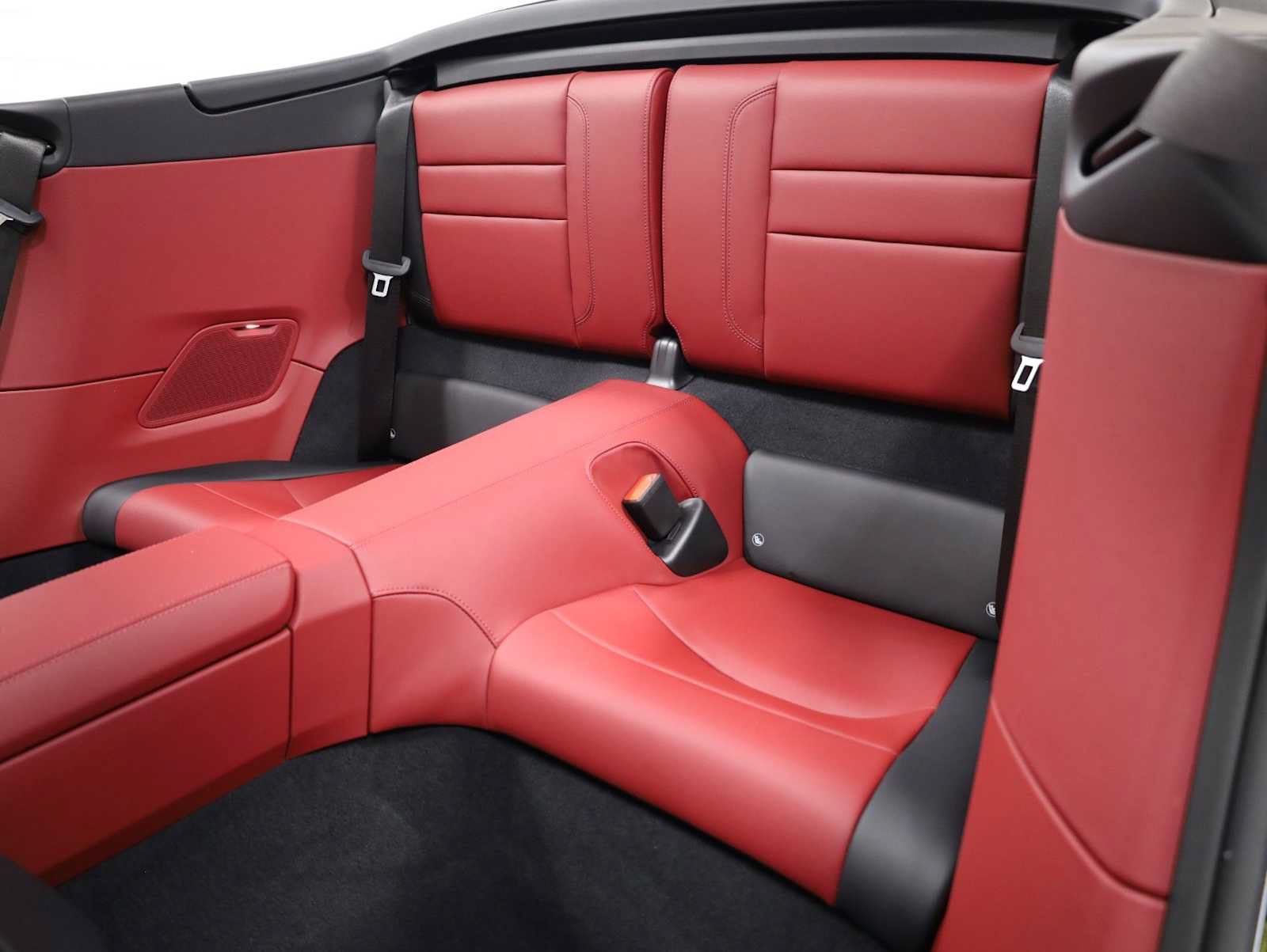 Certified 2025 Porsche 911 Carrera RWD image 35