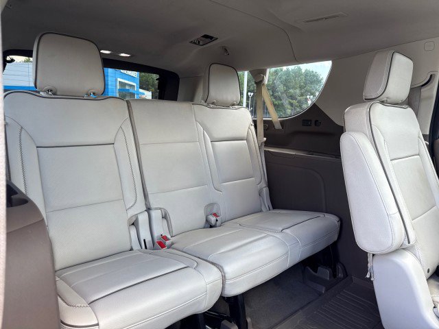 Used 2021 GMC Yukon XL Denali w/ Denali Premium Package image 18