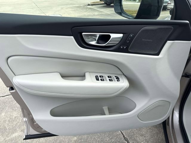 New 2026 Volvo XC60 B5 Ultra w/ Climate Package image 22