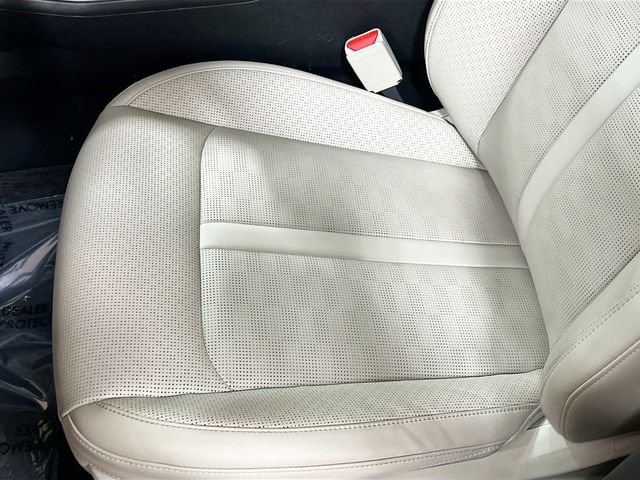 Certified 2024 Kia Sorento S w/ Panoramic Sunroof Package image 19