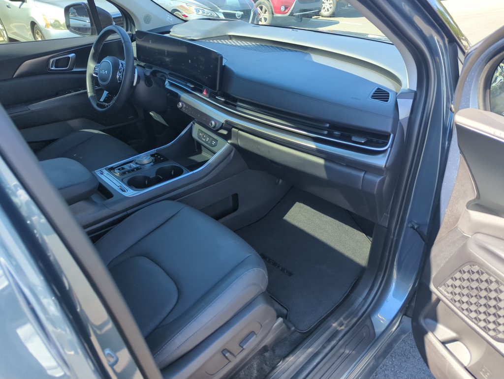 Used 2025 Kia Carnival SX Prestige FWD image 37