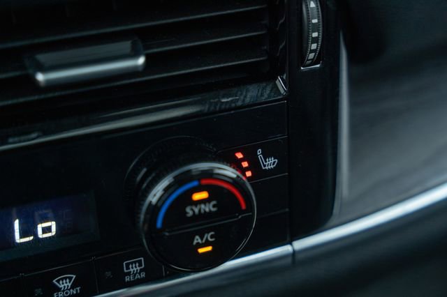 Used 2022 Nissan Rogue Platinum w/ Head-Up Display Package image 36