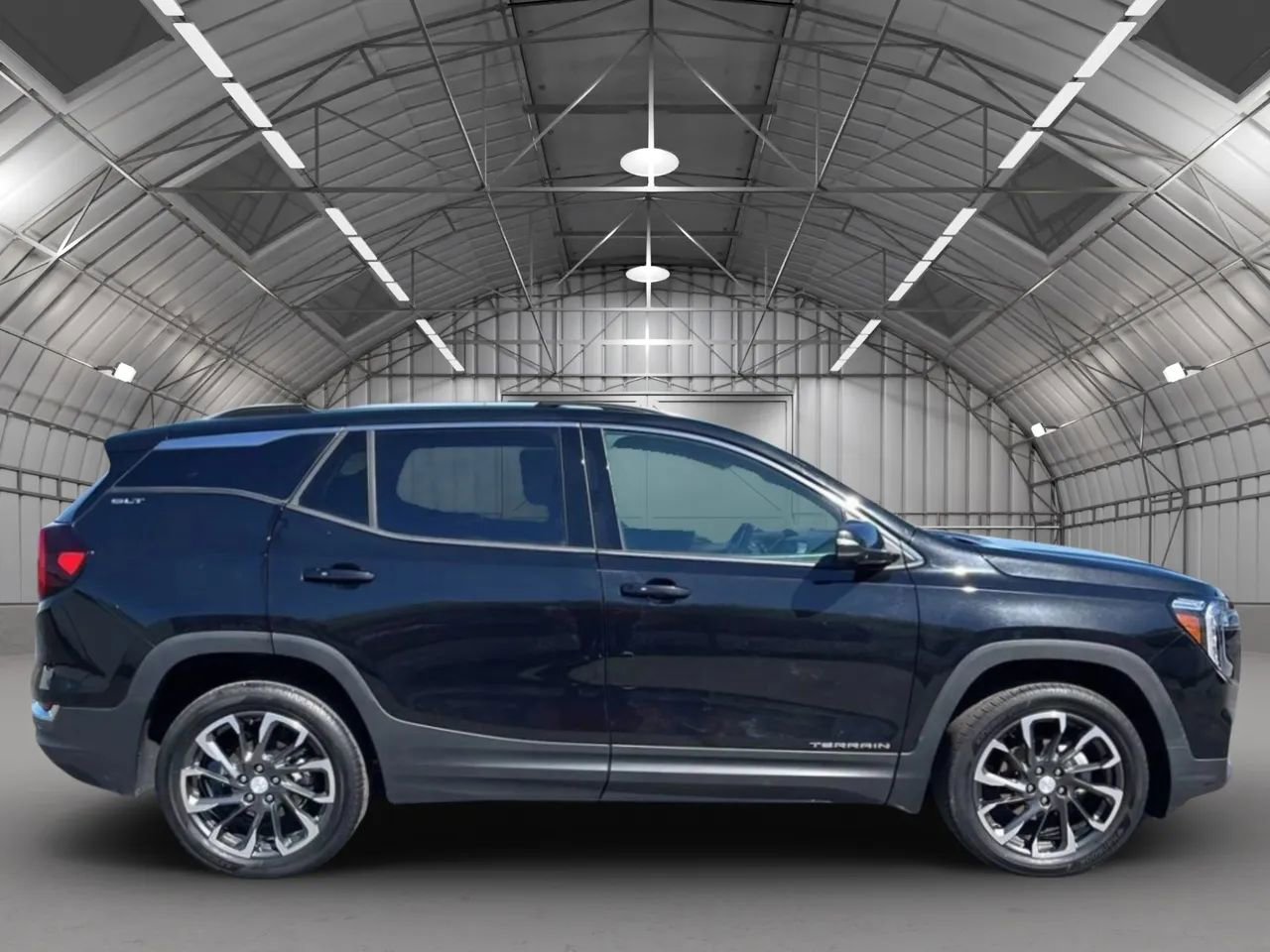 Used 2022 GMC Terrain SLT w/ Tech Package image 8