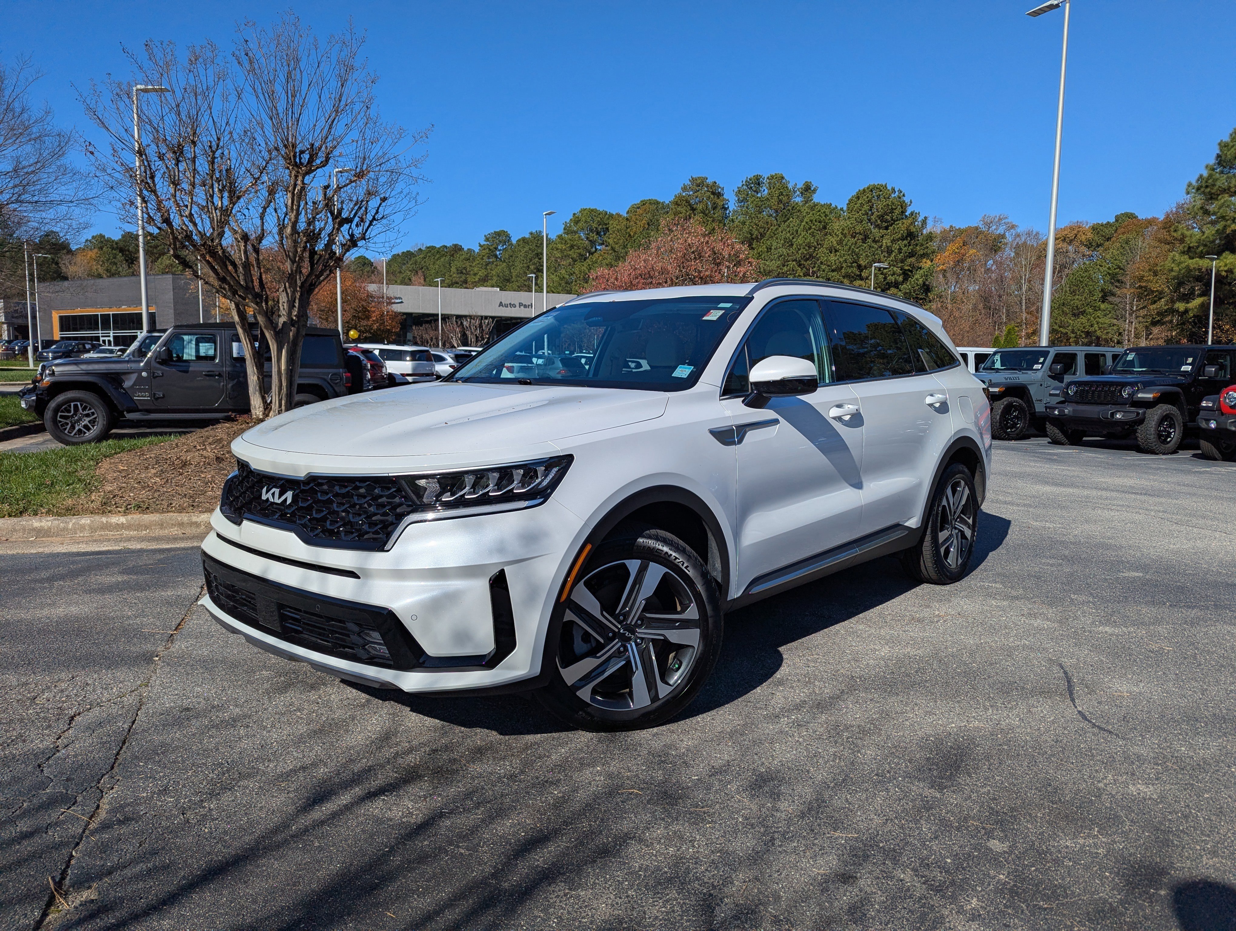 Used 2023 Kia Sorento EX image 1