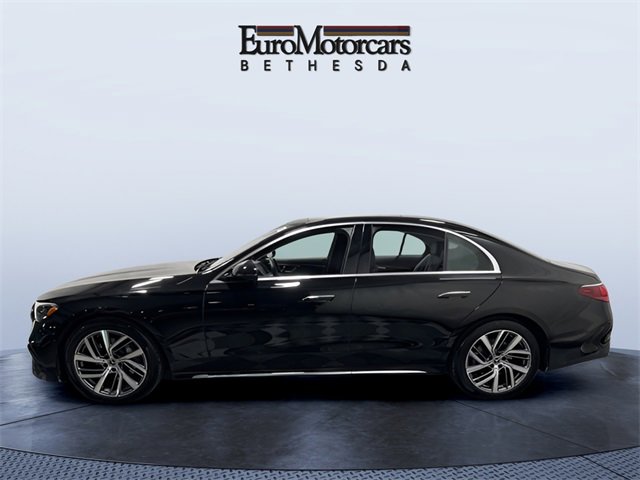 Used 2025 Mercedes-Benz E 350 4MATIC Sedan image 2