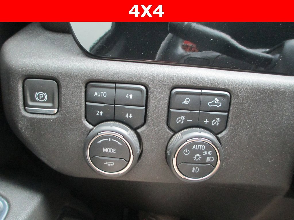 Certified 2024 Chevrolet Silverado 2500 LTZ w/ LTZ Convenience Package image 28