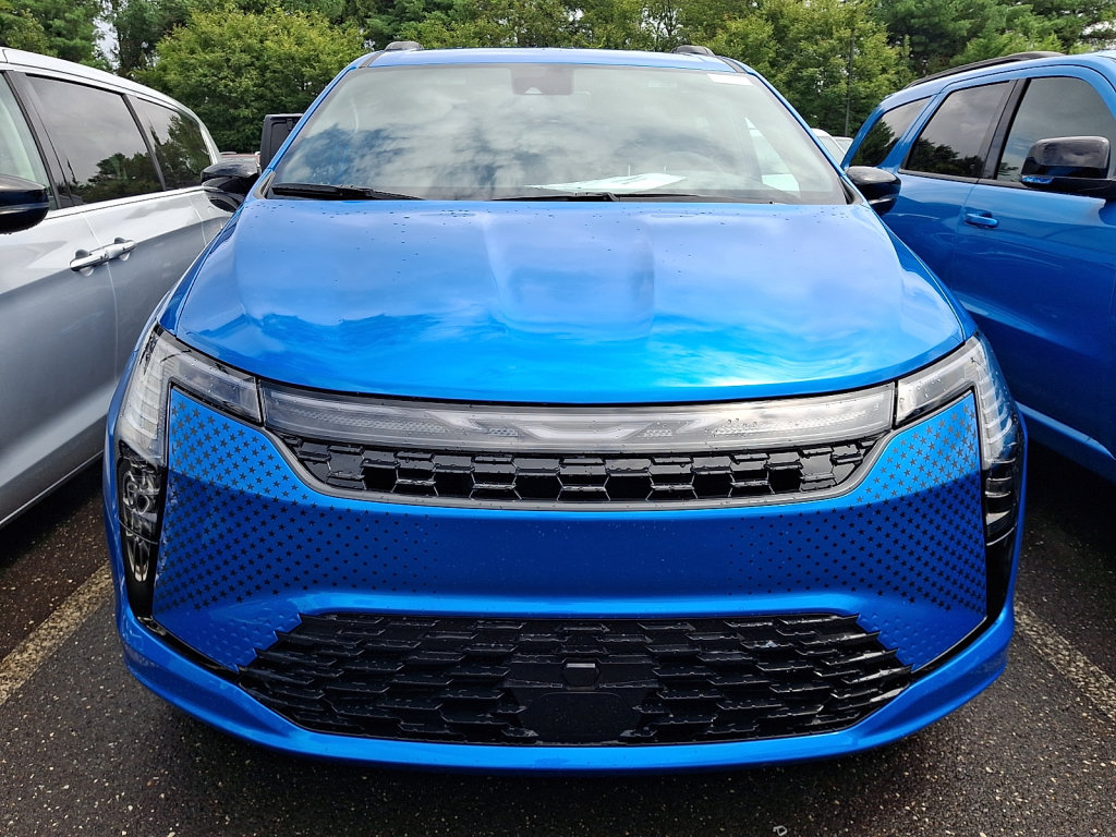 New 2027 Chrysler Pacifica Select FWD image 2
