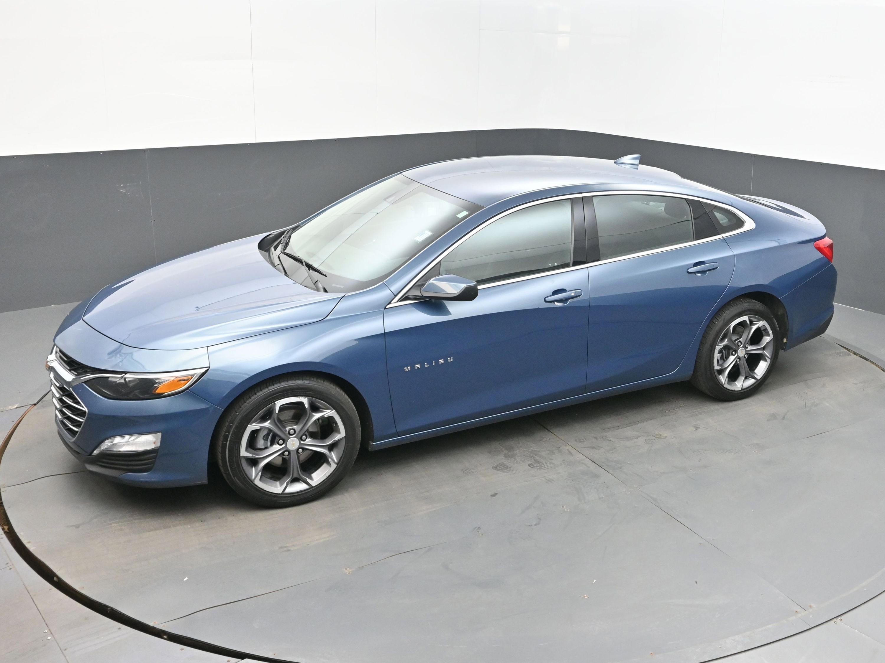 Used 2024 Chevrolet Malibu LT FWD image 35