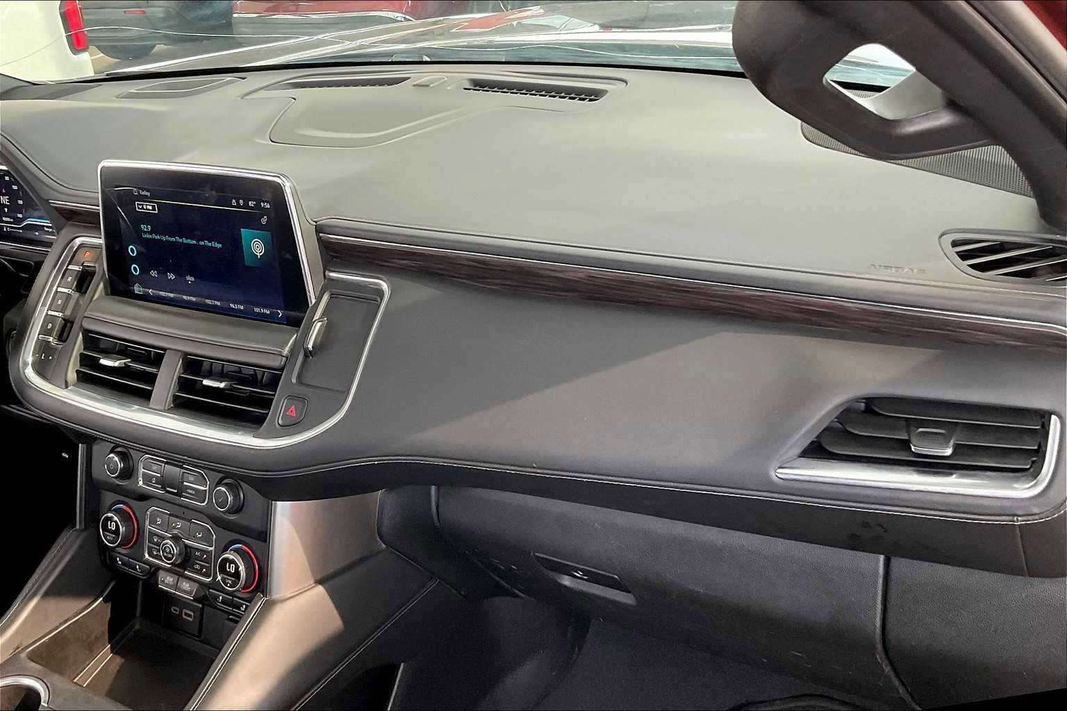 Used 2023 Chevrolet Suburban LT w/ LT Signature Package image 18