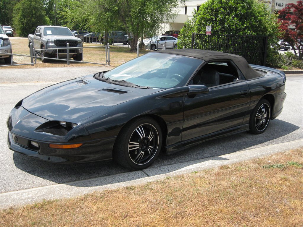Used 1996 Chevrolet Camaro LT RWD image 3