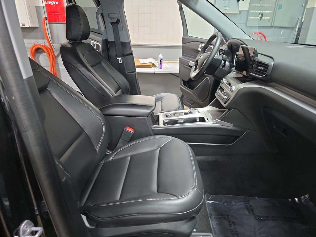 Used 2023 Ford Explorer XLT w/ Equipment Group 202A image 12