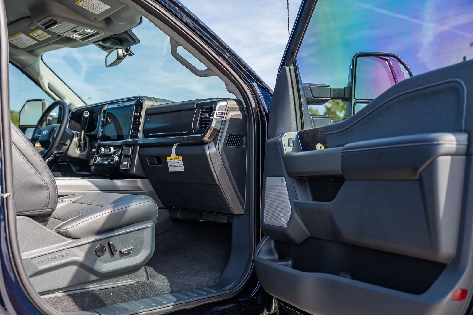 New 2025 Ford F250 Lariat w/ Lariat Ultimate Package image 14