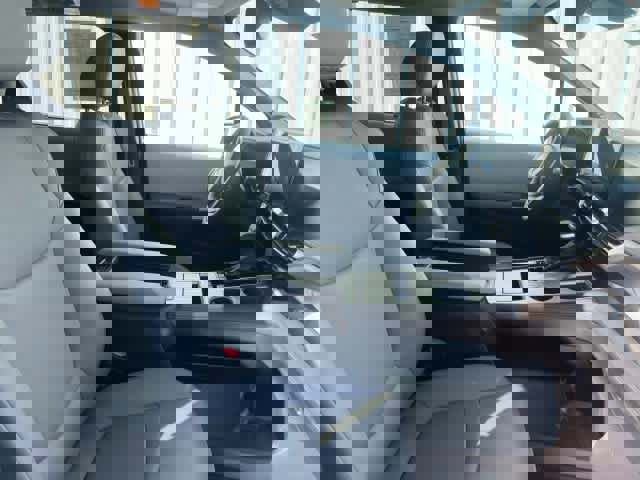 Used 2025 Toyota Sienna XLE w/ XLE Plus Package image 22