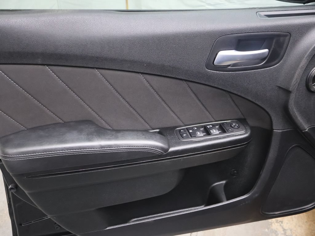 Used 2023 Dodge Charger SXT w/ Blacktop Package RWD image 15