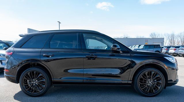 Used 2025 Lincoln Corsair Reserve w/ Jet Appearance Package image 5