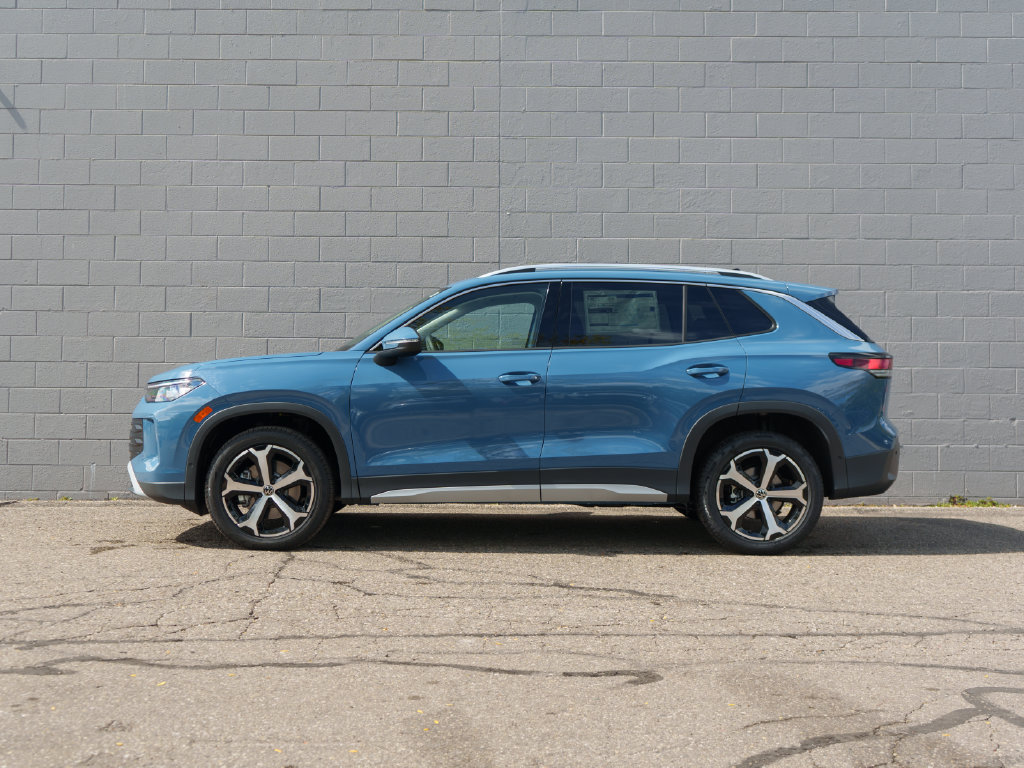 New 2026 Volkswagen Tiguan SE AWD/4WD image 3